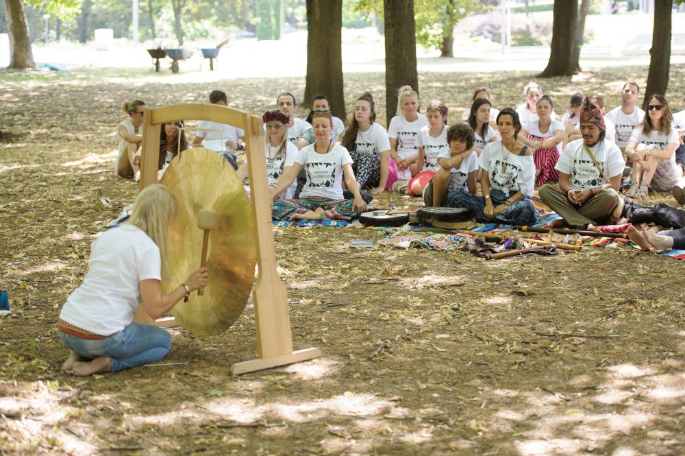 Tree of Life organisation cleans Belgrades parks